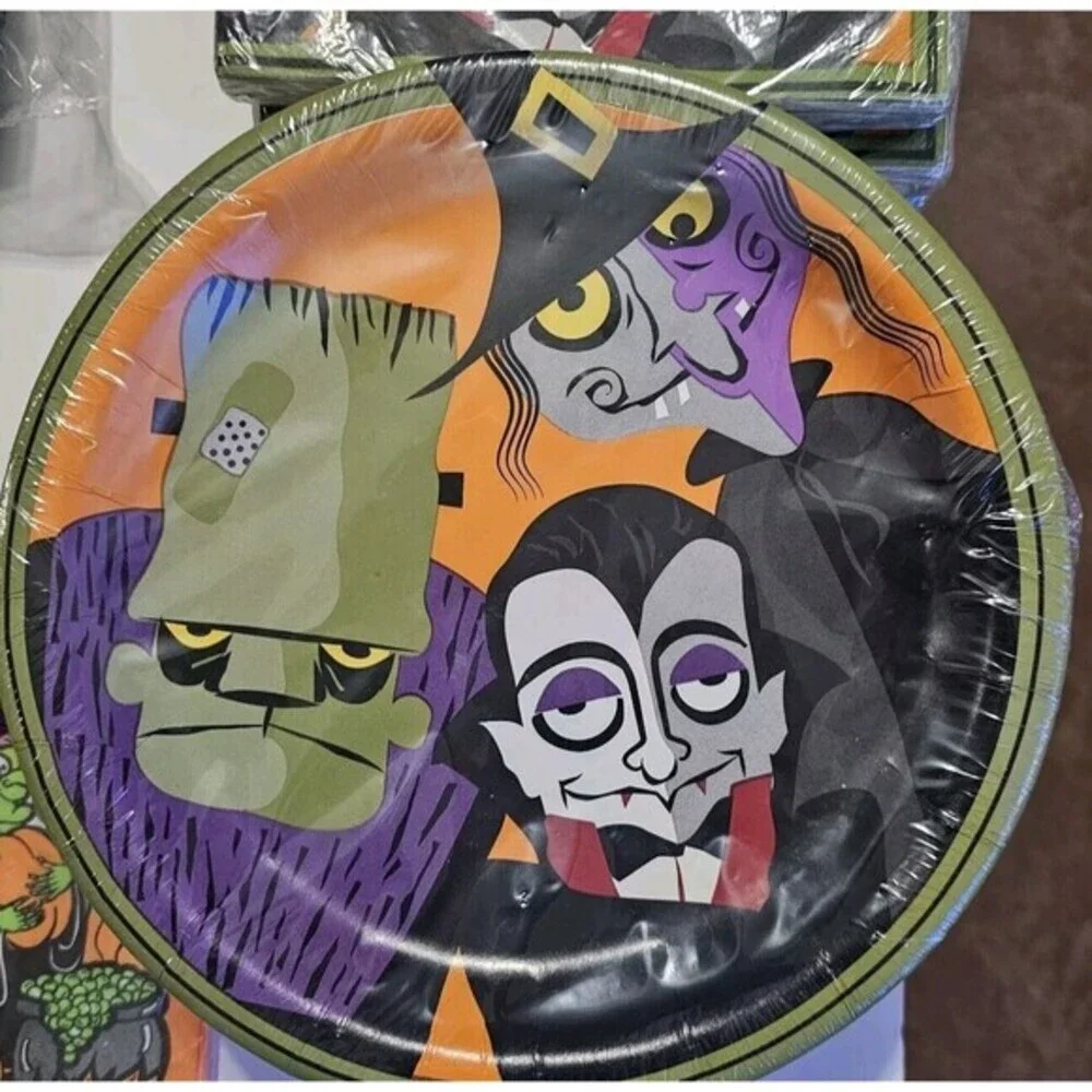 Lot of Halloween Party Supplies ‎ Napkins Plates Cups Treat Bags Garlands